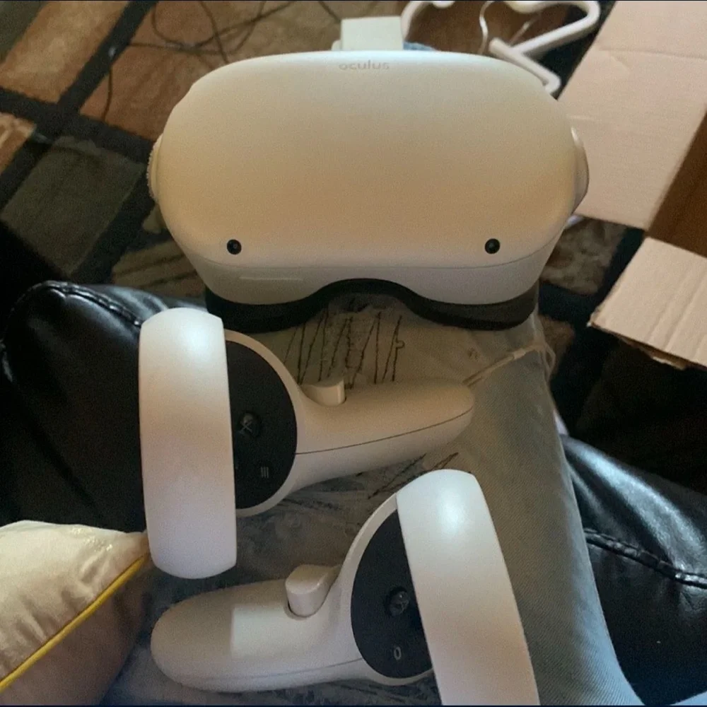 Oculus Quest 2 Standalone VR Headset White